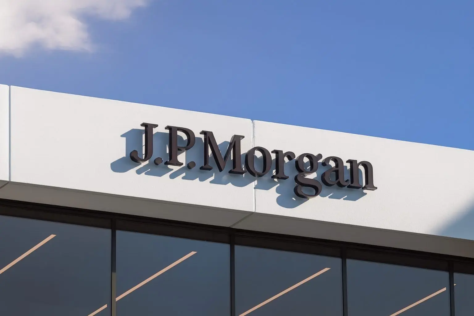 Fed December 2025 Rate Cut Odds Surge as JPMorgan and BofA Flip, but Fed Remains Deeply Divided