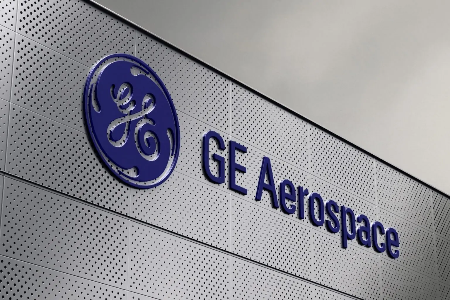 GE Aerospace Stock (NYSE: GE) Before the Dec. 26, 2025 Market Open: Latest News, Dividend Date, Analyst Targets, and Key Risks to Watch