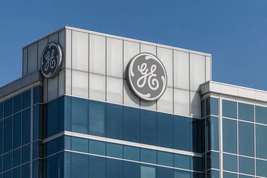 GE Stock in December 2025: Latest News, Analyst Forecasts and Valuation After the Pullback
