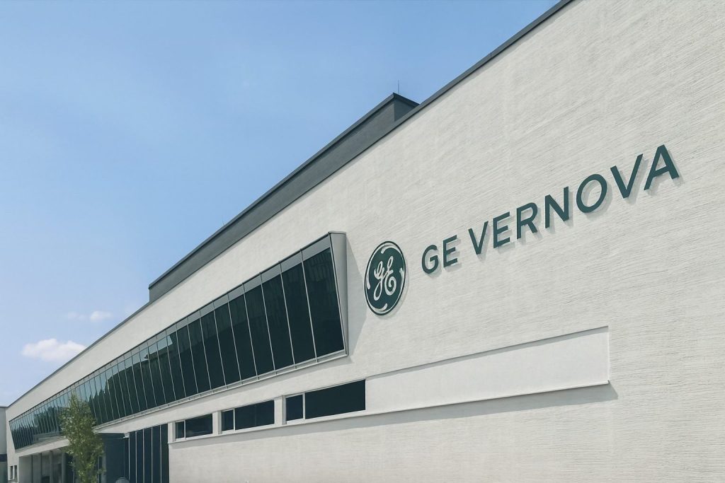 GE Vernova (GEV) After the Bell on December 11, 2025: Downgrade, New Deals and What to Watch Before Friday’s Open