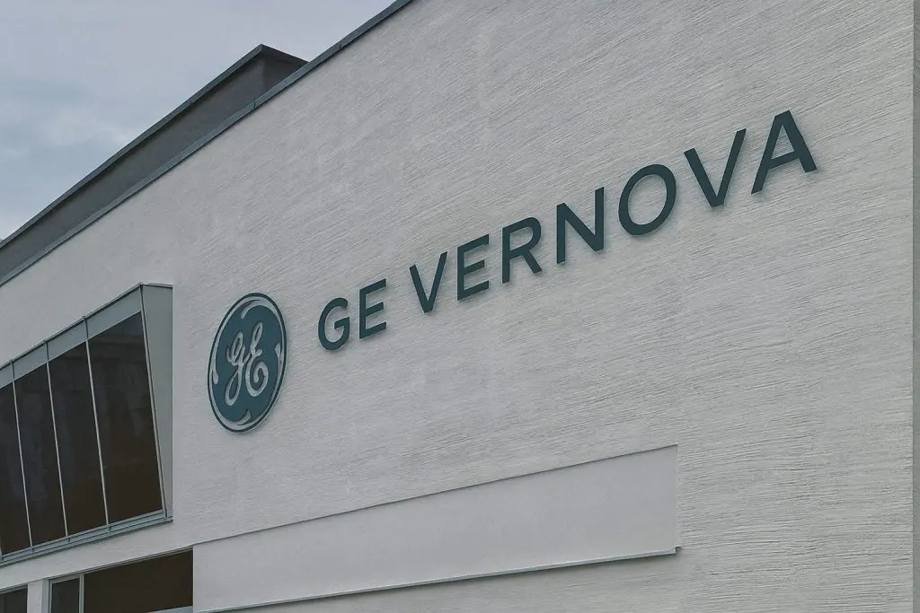GE Vernova (GEV) Stock on 7 December 2025: Price, Institutional Buying, Analyst Targets and Investor Day Outlook