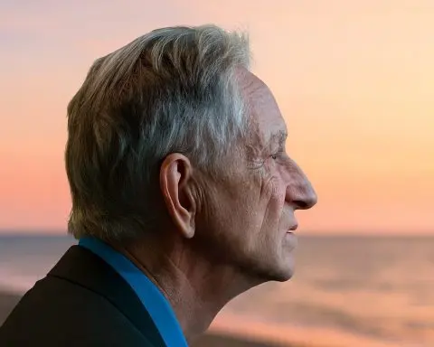 ‘Godfather of AI’ Geoffrey Hinton: Why Computer Science Degrees Still Matter in the Age of AI and “Vibe Coding”