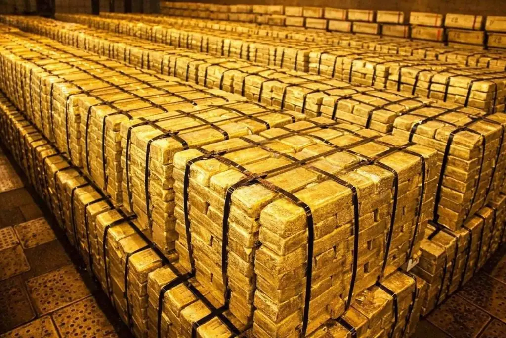 Gold price flirts with $5,000 after record run as traders brace for the Fed