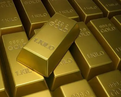 Gold Price in UAE Today (15 December 2025): Dubai 24K Hits Dh523.75/Gram as Global Bullion Climbs to a Seven-Week High