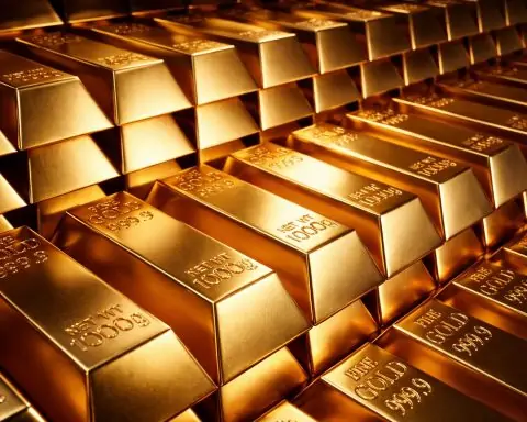Gold Price Today at 10:17: Gold Holds Above $4,400 as Rate-Cut Bets and Geopolitics Drive Record Run (22 Dec 2025)