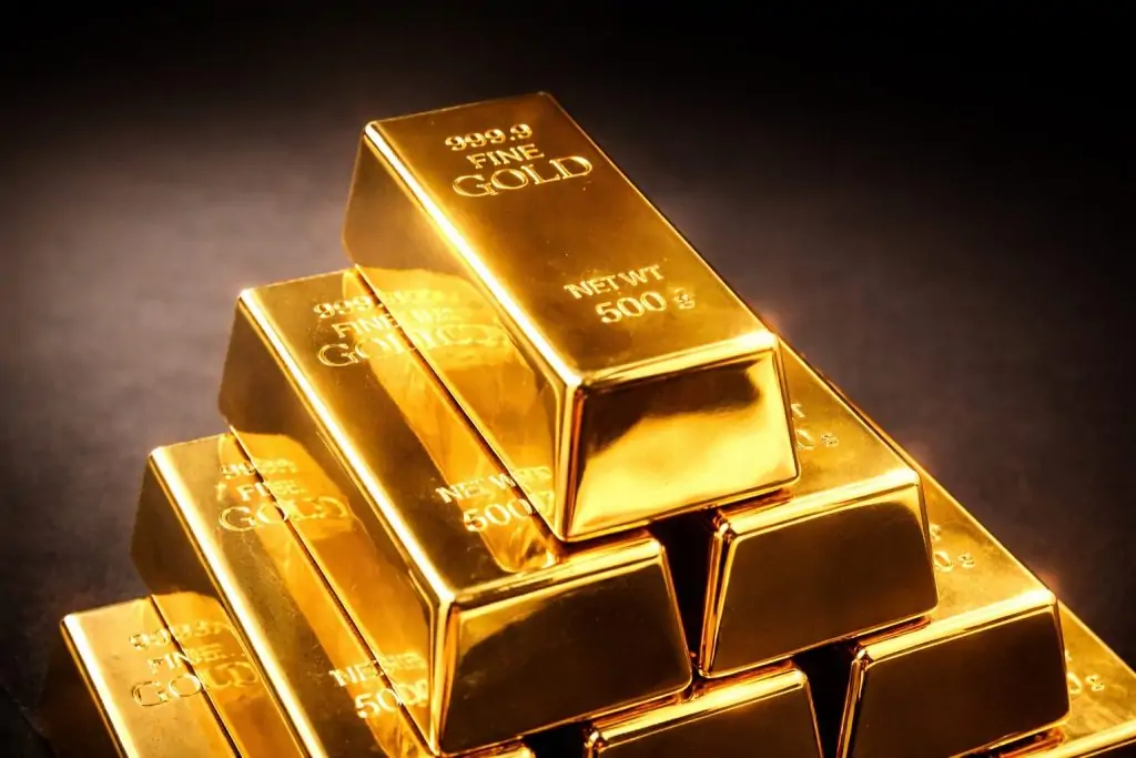 Gold Price Today at 1:38 (Dec. 23, 2025): Gold Holds Near $4,475 After Fresh Record High — Latest News, Forecasts and Analysis