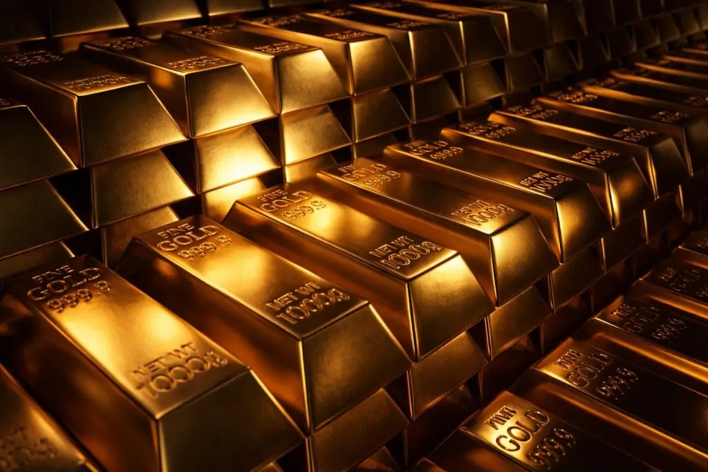 Gold Price Today: Bullion Holds Near Record $4,550 After Year-End Rally Driven by Fed Cut Bets and a Softer Dollar