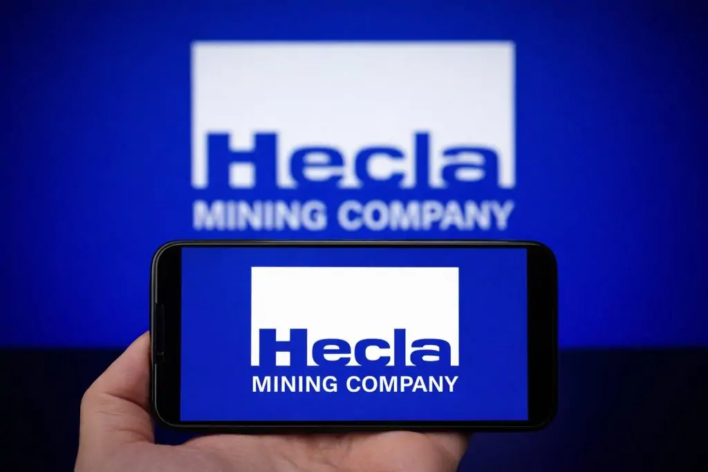 Hecla Mining (HL) Stock Holds Near $20 as Silver Breaks Above $77 — What Investors Should Watch Before Monday’s Open