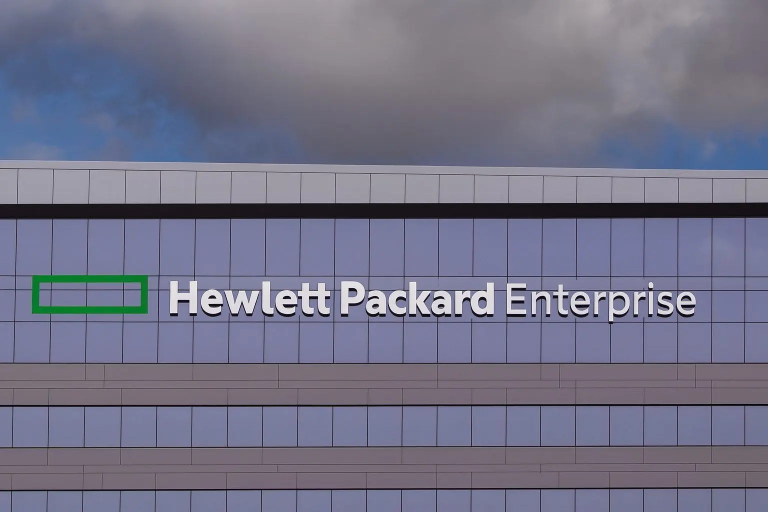 Hewlett Packard Enterprise (HPE) Stock: What to Know Before the U.S. Market Open on Dec. 15, 2025