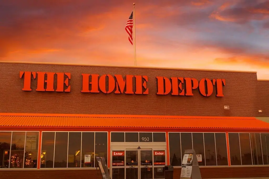 Home Depot (HD) Stock Today: Q3 2025 Earnings Miss, Dividend Deadline and December 2025 Outlook