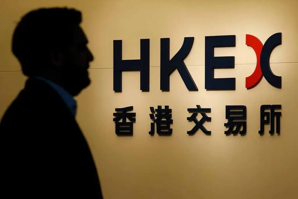 Hong Kong Stocks Edge Up After China PMI Beat, Yet Hang Seng Books Worst Month Since January 2024
