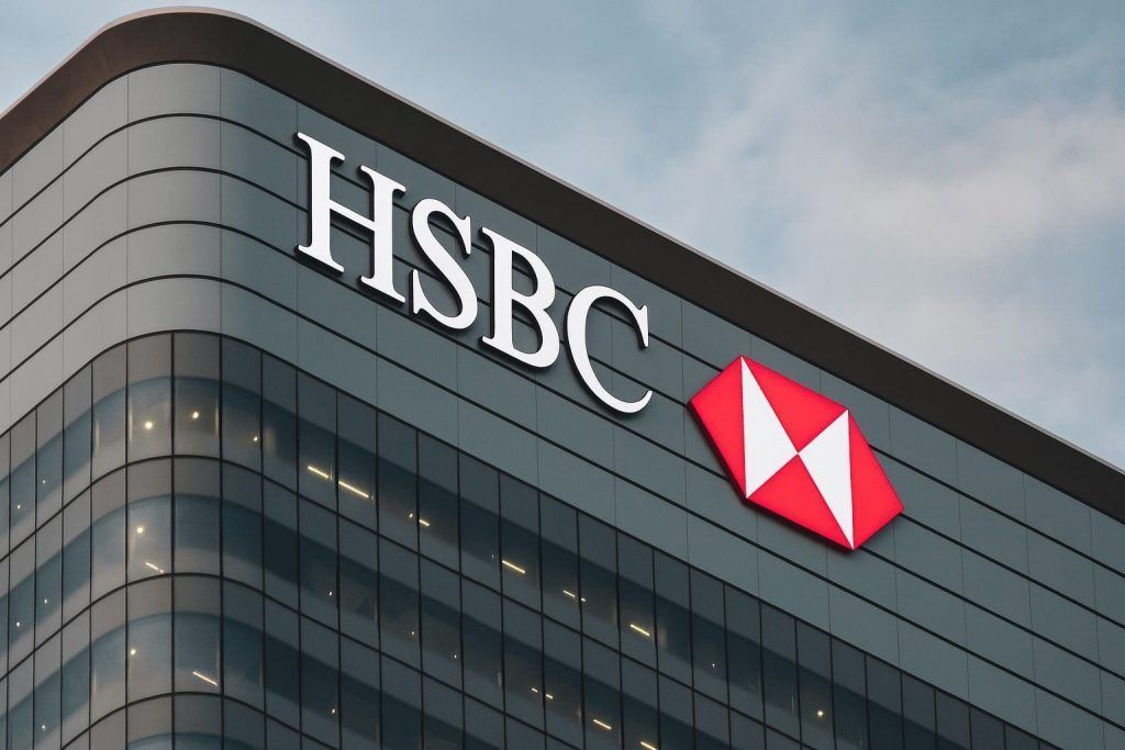 HSBC Holdings Plc Stock: Hang Seng Bank Buyout Vote Nears, Dividend Signals, and Analyst Forecasts (Dec. 15, 2025)