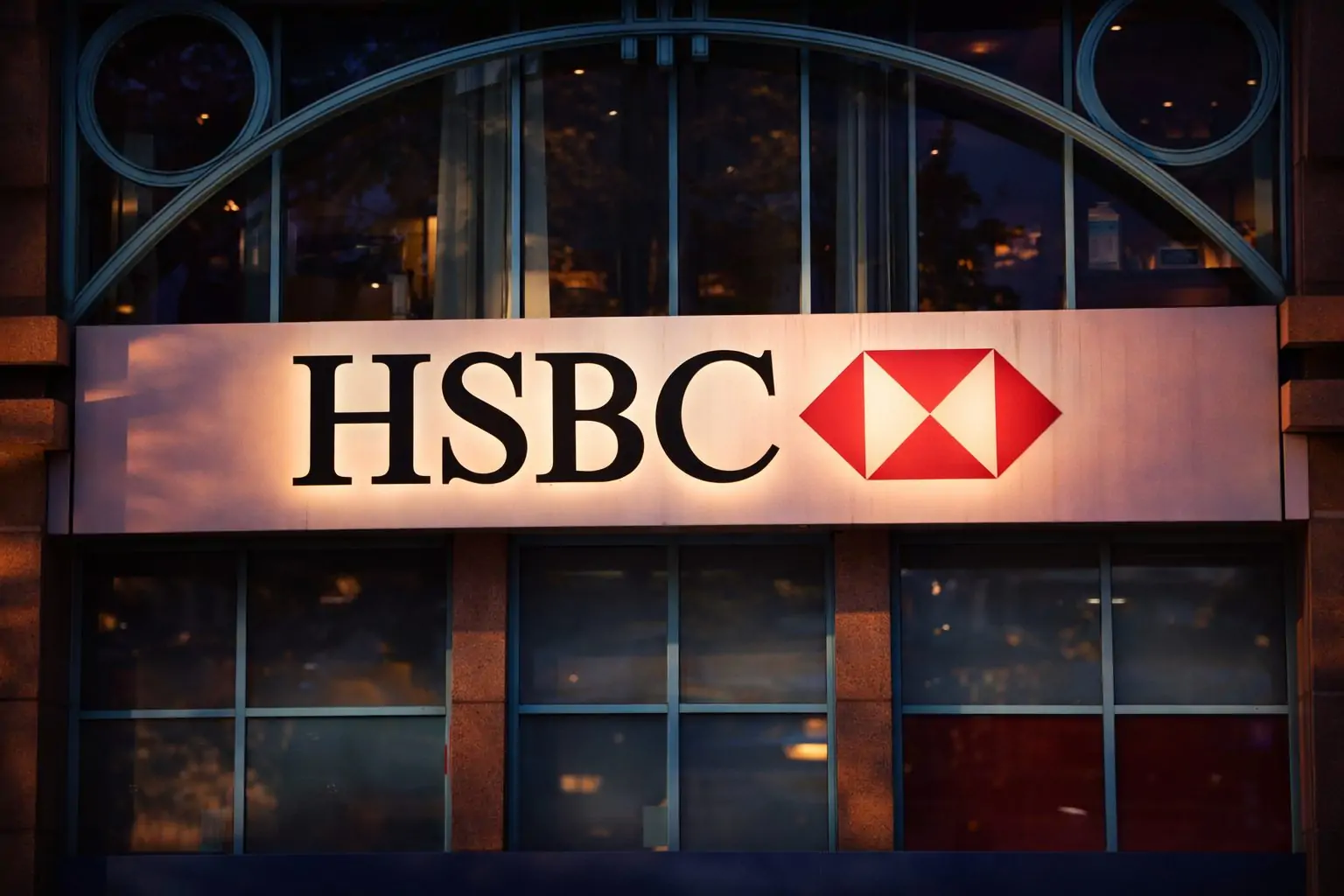 HSBC Stock News and Forecast (Dec. 21, 2025): HSBC Shares Near Highs as Broker Upgrades, Hang Seng Buyout and Rate-Cut Bets Collide