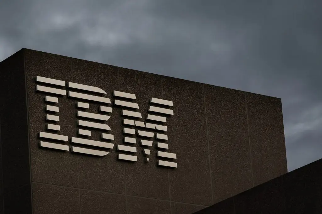 IBM Stock Today: $11 Billion Confluent Deal, Fresh Price Targets and Valuation Jitters in December 2025