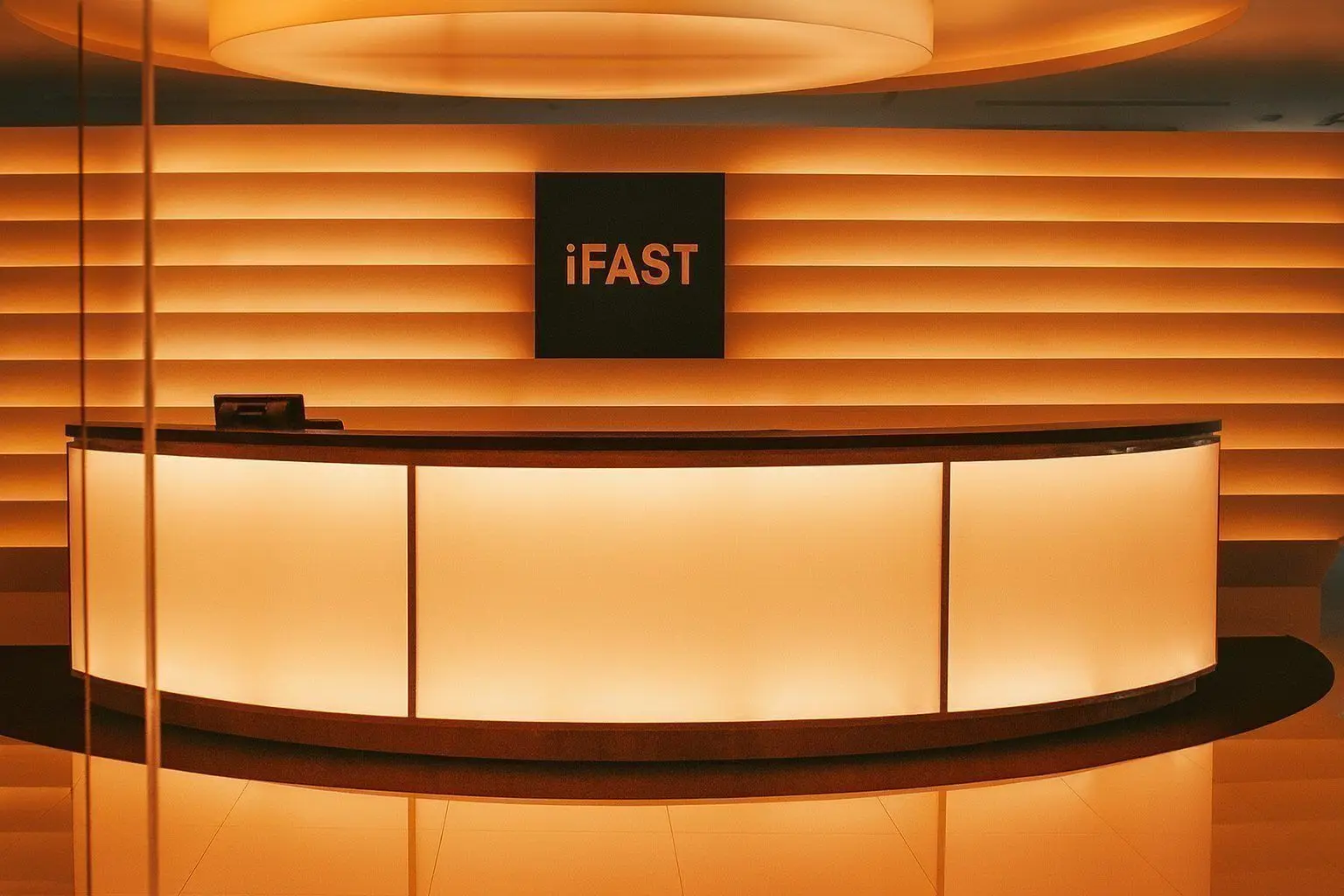 iFAST Stock (SGX:AIY) News, Forecasts and Outlook on 13 Dec 2025: What’s Driving iFAST Corporation Shares?
