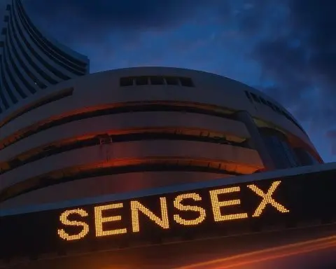 India Stock Market Today (Dec 16, 2025): Sensex, Nifty Slip as Rupee Hits Fresh Record Low; FII Outflows and US Trade Deal Uncertainty Weigh