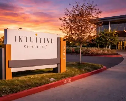Intuitive Surgical (ISRG) News, Analyst Forecasts and 2026 Outlook: FDA Expansion for da Vinci SP, Wall Street Targets, and What’s Next (Dec. 25, 2025)