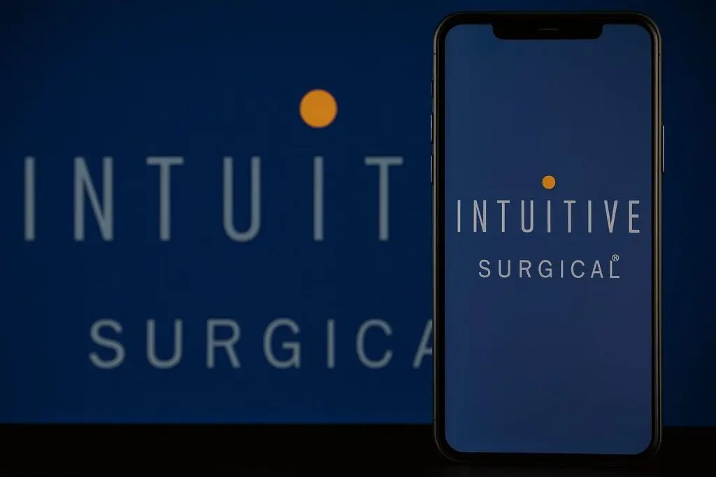 Intuitive Surgical (ISRG) Stock on December 7, 2025: Earnings Beat, Da Vinci 5 Momentum and What Wall Street Expects Next