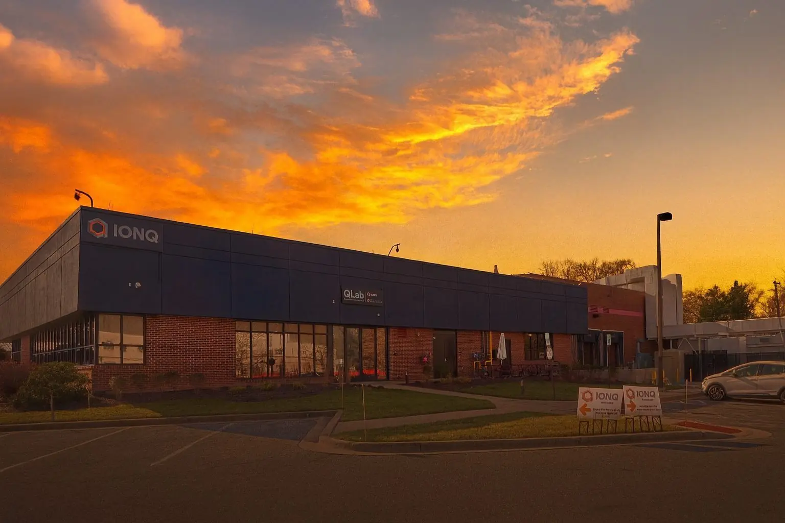 IonQ Stock (IONQ) on December 5, 2025: Quantum Breakthroughs, Biotech Deals, Big Money Flows and 2026 Forecast