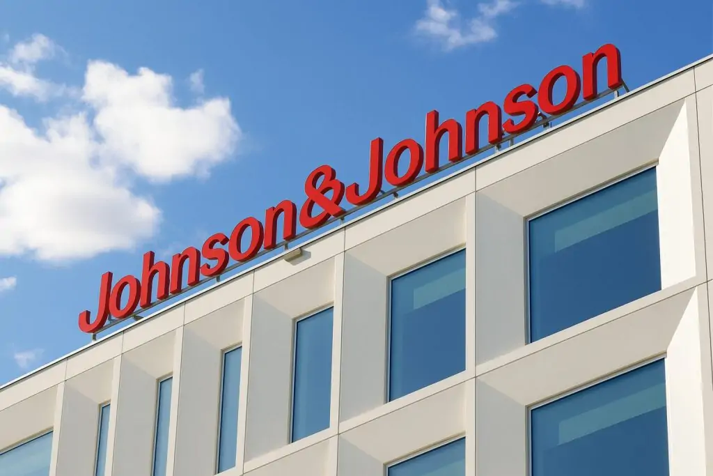 Johnson & Johnson (JNJ) Stock Outlook 2026: Talc Verdicts, Stelara Cliff and a 40% Rally – What Investors Need to Know Now