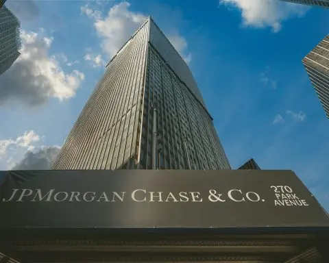 JPMorgan Chase (JPM) Stock Today: Near Record Highs, Q3 2025 Earnings Beat and 2026 Analyst Forecasts (3 December 2025)