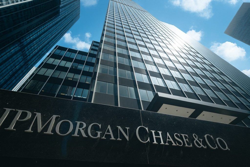 JPMorgan Chase Stock After Hours Today (Dec. 15, 2025): JPM Price, Top Headlines, Analyst Forecasts, and What to Watch Before the Market Opens Dec. 16