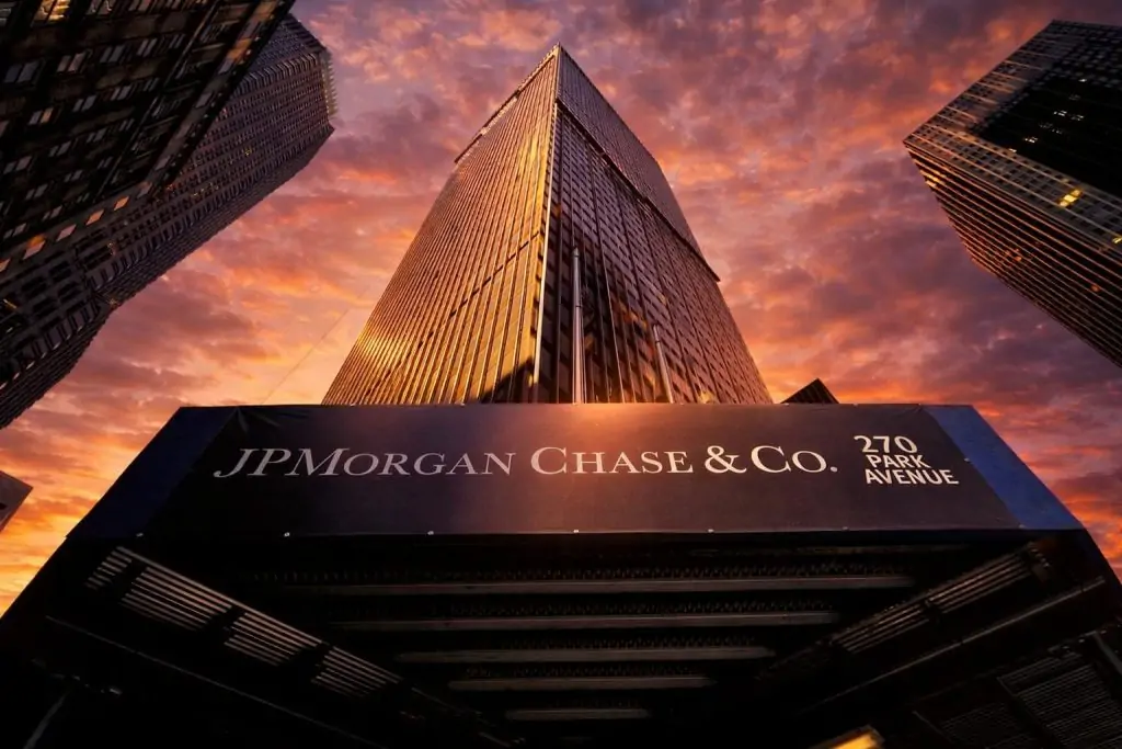 JPMorgan Chase Stock After Hours Today (Dec. 24, 2025): JPM Climbs on Christmas Eve — What to Know Before Markets Reopen