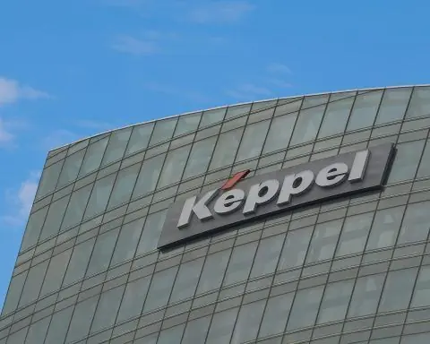 Keppel Ltd (SGX: BN4) Near Record Highs: Earnings Jump, M1 Sale and Buybacks Drive 2025 Outlook
