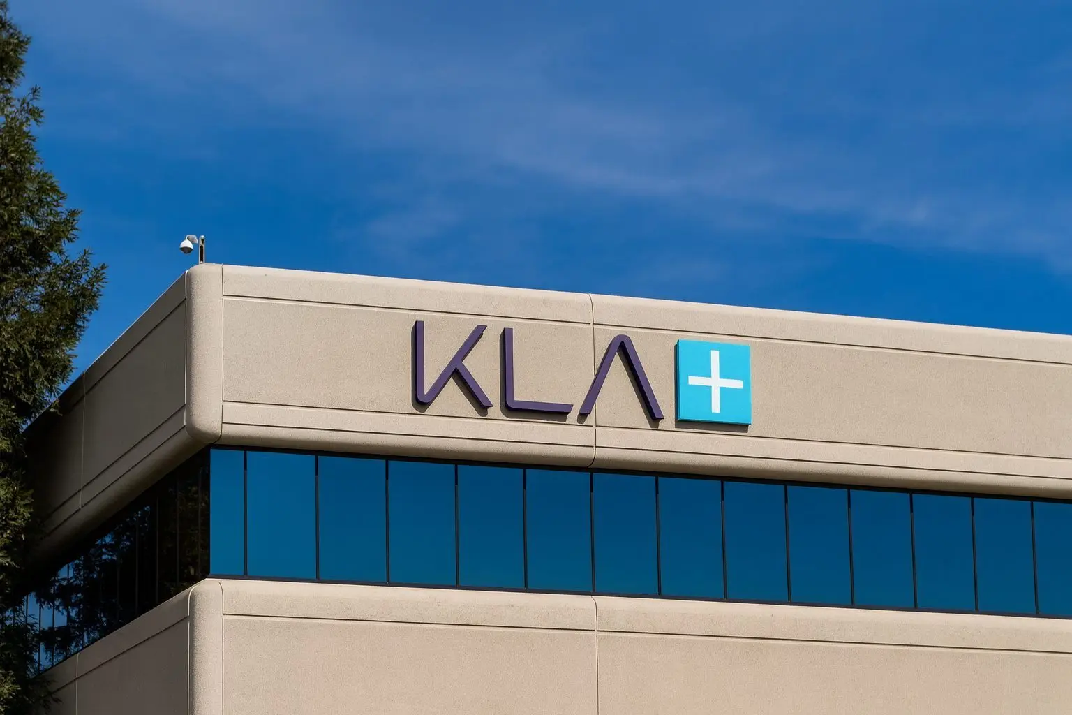 KLA Corporation Stock (KLAC) Jumps on Jefferies Upgrade: AI-Led Chip Spending Outlook, Fresh Forecasts, and Key Levels to Watch (Dec. 15, 2025)