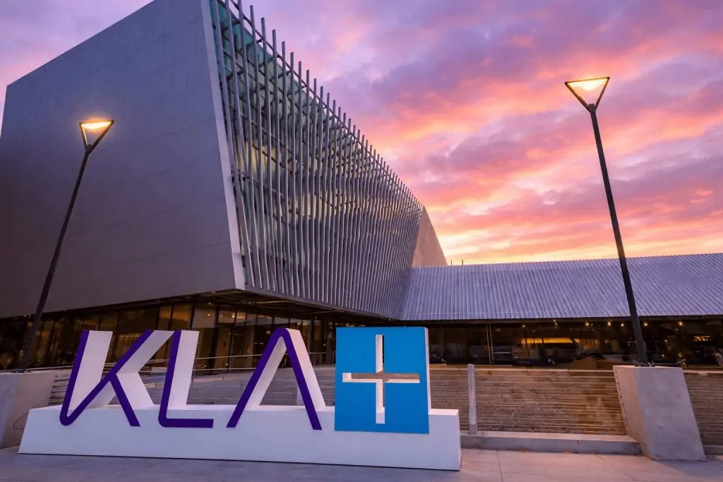 KLA Corporation Stock (KLAC): Today’s News, Analyst Forecasts, and 2026 Outlook as AI Drives Chip Equipment Spending (Dec. 20, 2025)