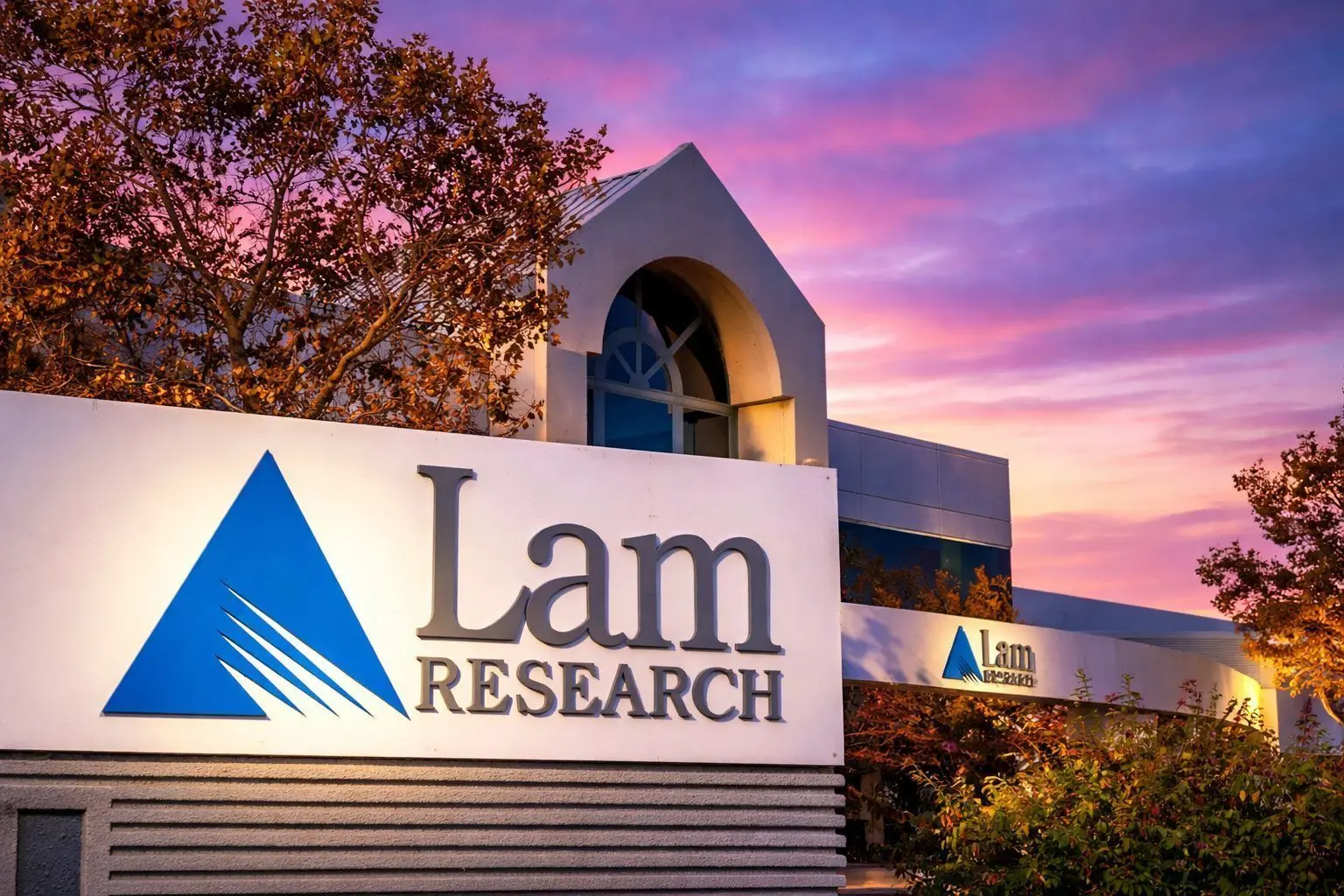 Lam Research (LRCX) Stock News Today: Record High, Analyst Upgrades to $200, and 2026 Outlook (Dec. 20, 2025)