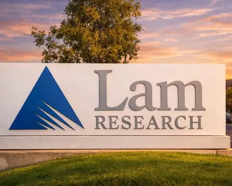Lam Research Stock (LRCX) Holds Near Record Highs Into Year-End: Latest Headlines, Analyst Targets, and What to Watch Before Monday’s Open