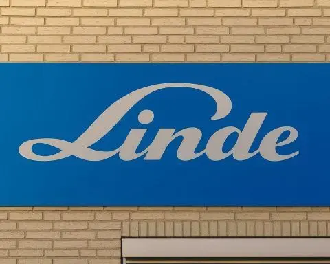 Linde (LIN) Stock After Hours on December 9, 2025: 52‑Week Lows, CEO Buying, and What to Watch Before the December 10 Open