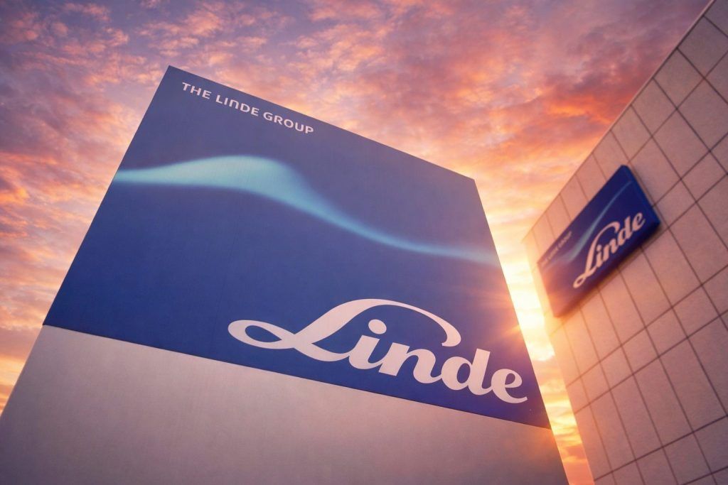 Linde plc (LIN) Stock Week Ahead: Latest News, Analyst Forecasts and Key Catalysts for Dec 22–26, 2025