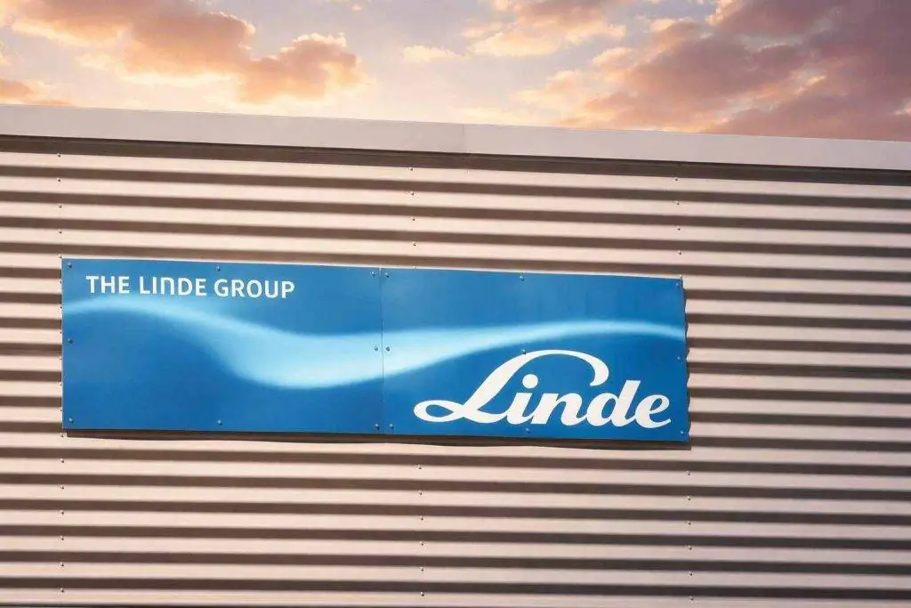 Linde plc Stock (LIN) Today: Latest News, Analyst Forecasts and 2026 Outlook — December 20, 2025