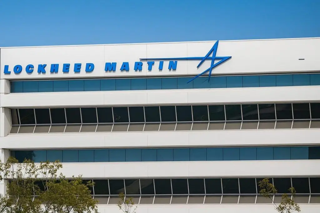 Lockheed Martin (LMT) Stock on December 1, 2025: Dividend Reset, Defense Contracts and What Analysts Expect Next