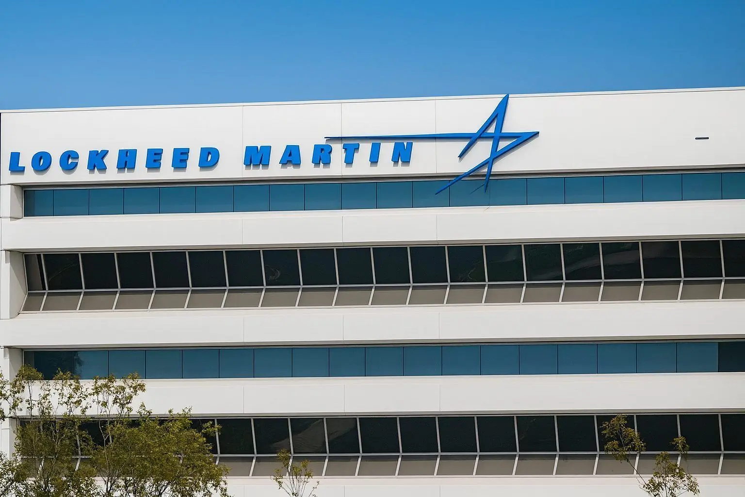 Lockheed Martin (LMT) Stock on December 1, 2025: Dividend Reset, Defense Contracts and What Analysts Expect Next