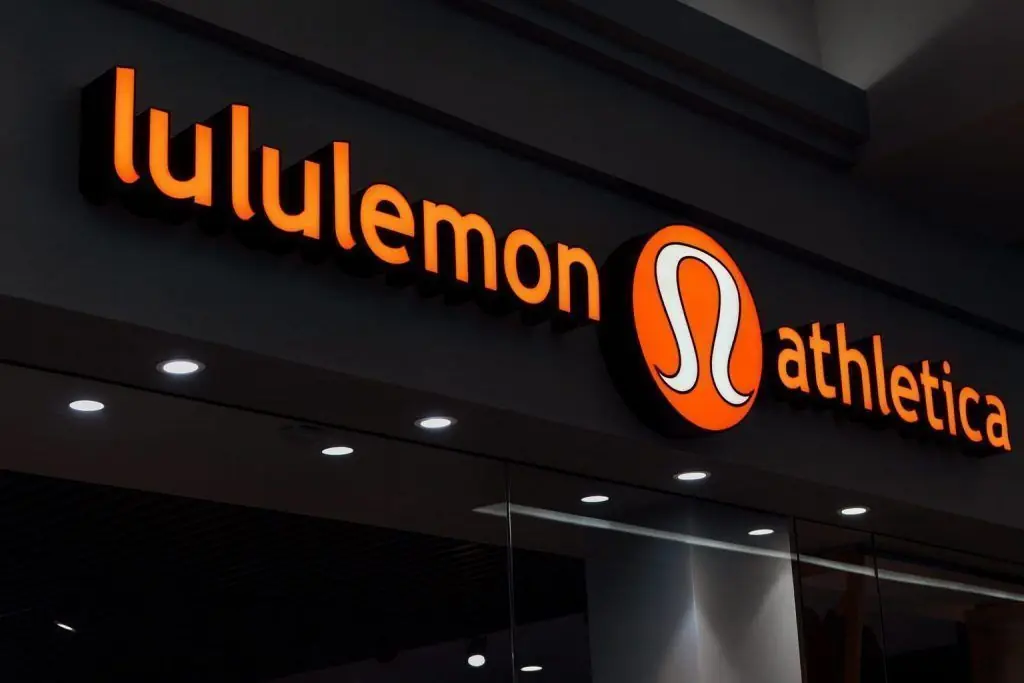 Lululemon (LULU) Stock on December 1, 2025: Price, Latest News, Analyst Forecasts and 2026 Outlook After a 52% Sell-Off