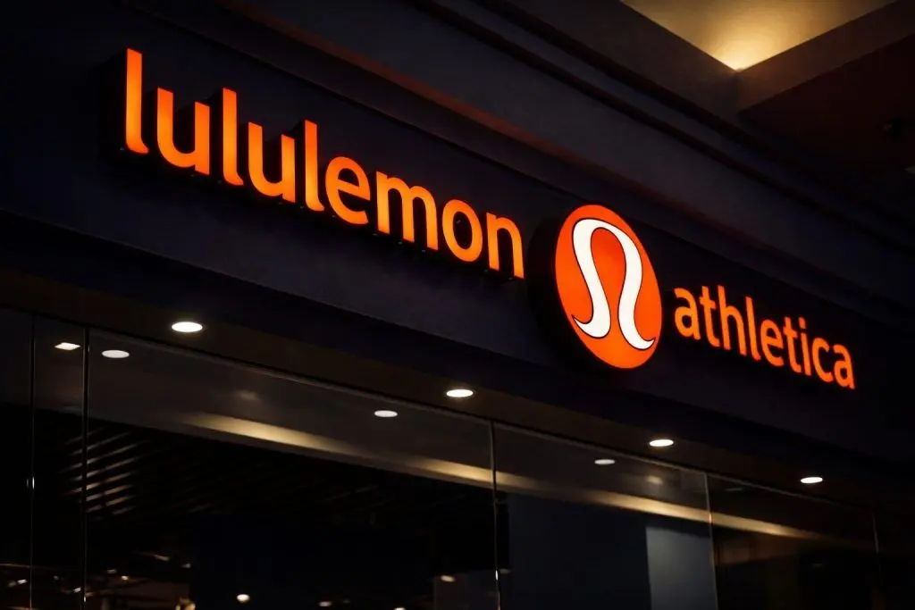 Lululemon Stock (LULU) News Today: CEO Transition, Nasdaq-100 Exit, Buyback Boost and Fresh Analyst Forecasts (Dec. 16, 2025)