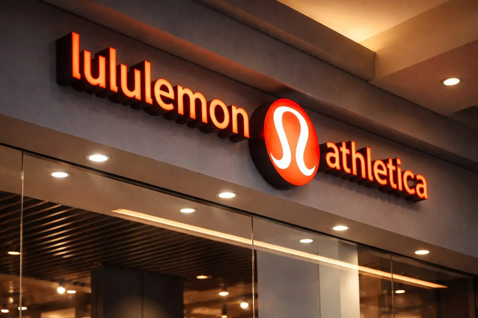Lululemon Stock (NASDAQ: LULU) Today: Elliott’s $1B Stake, CEO Transition, Tariff Headwinds and 2026 Expansion Fuel Fresh Debate