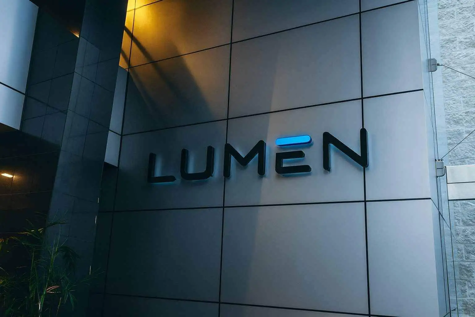 Lumen Technologies (LUMN) Stock Hit With ‘Overvalued’ Tag After Rally, Putting AI-Fiber Hopes on Trial