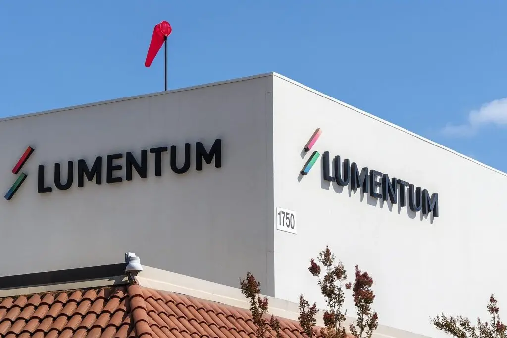 Lumentum Holdings (LITE) Stock Forecast: AI Data Center Star Faces Valuation Jitters After 300% 2025 Rally