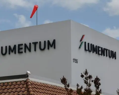 Lumentum Holdings (LITE) Stock Hits Record Highs on AI Data Center Boom – Latest News, Forecasts and Analysis as of December 9, 2025