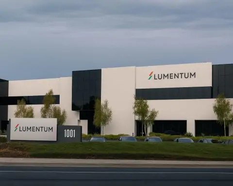 Lumentum (LITE) Stock After Hours: Why Shares Hovered Near $334 and What to Watch Before the Dec. 16 Market Open