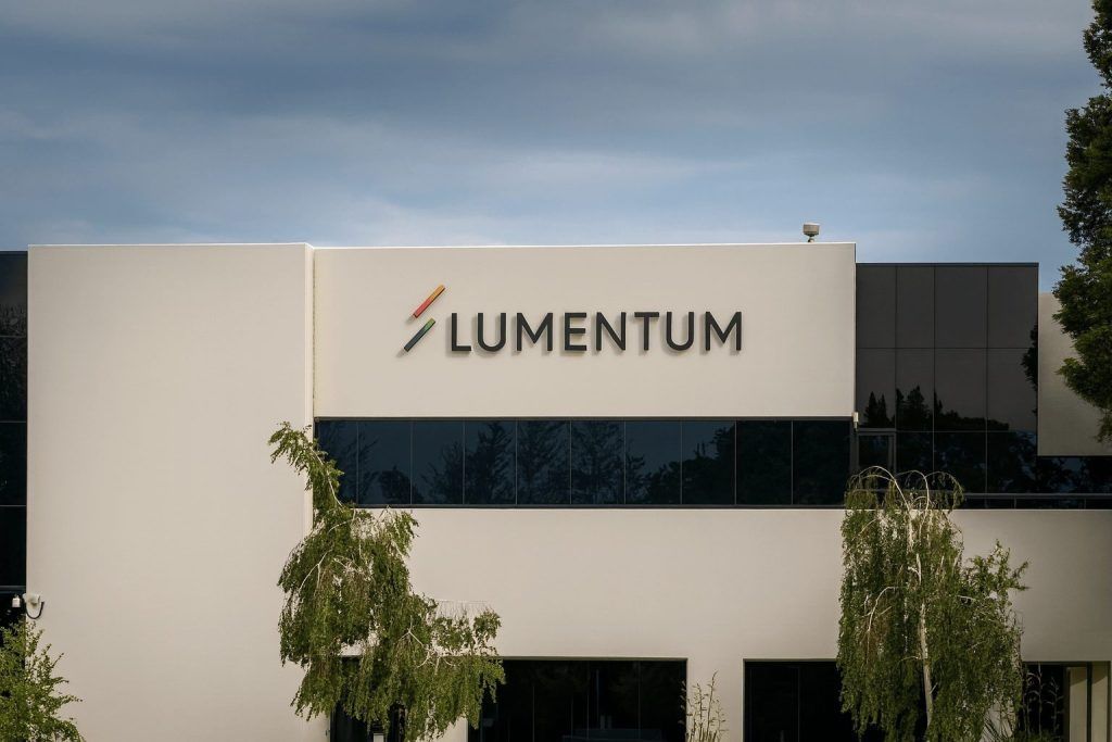 Lumentum (LITE) Stock Slides on AI-Tech Selloff as Analysts Lift Price Targets to $380 — What Today’s News and Forecasts Say (Dec. 12, 2025)
