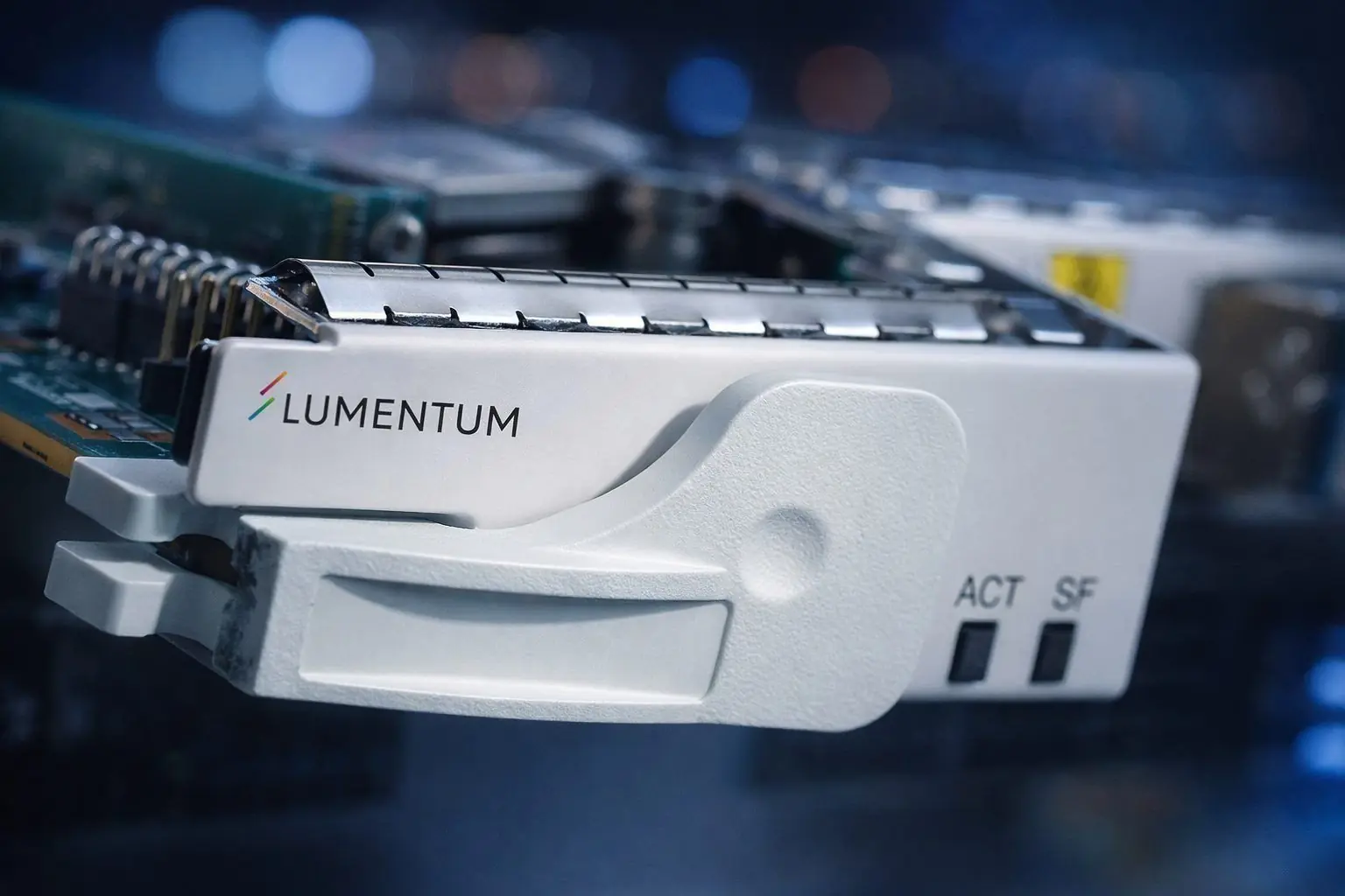 Lumentum stock slips into 2026 as New Year’s Day shuts U.S. markets; earnings next in focus