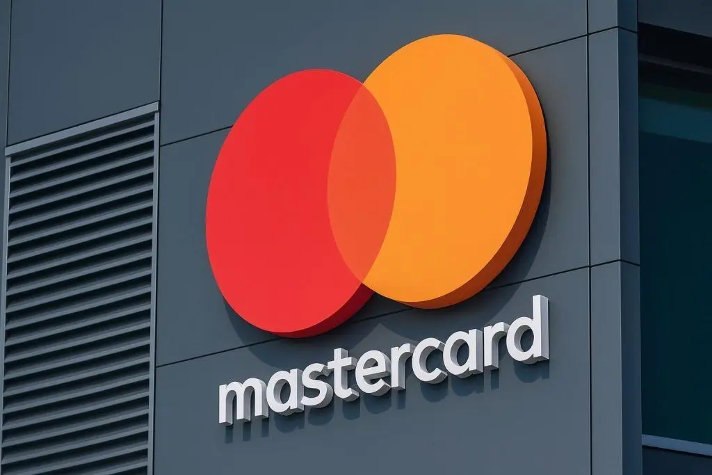 Mastercard (MA) Stock: Dividend Hike, $14 Billion Buyback – What Investors Need to Know Before the December 10 Open