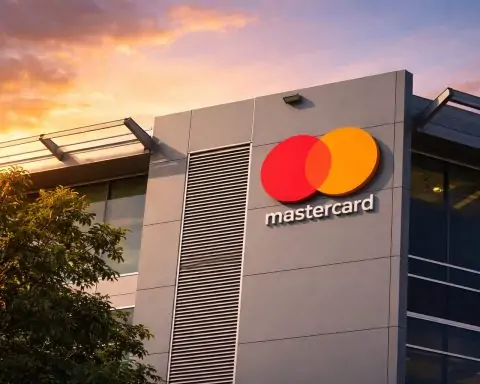 Mastercard stock holds near $580 as Fed minutes loom and year-end trading thins