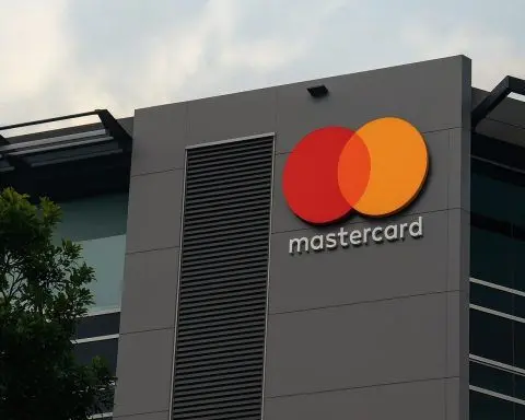Mastercard Stock (NYSE: MA) News Today: $14B Buyback, Dividend Hike, Analyst Targets, and Key Risks (Dec. 14, 2025)