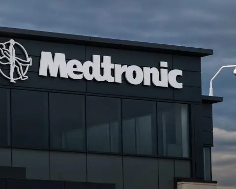 Medtronic PLC (MDT) Stock Outlook December 7, 2025: Price, Dividend, Hugo Robot FDA Win and 2026 Forecast